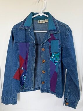 Vtg Patchwork Denim Jacket with detailed wooden buttons Sz petite L S Collection